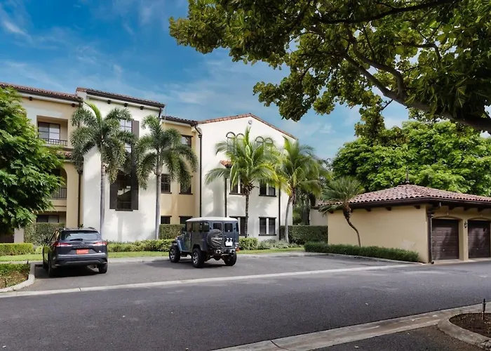 Ferienhaus 3-bedroom 2-bath Overlooking Pool *