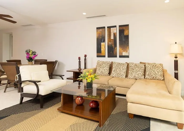 3-bedroom 2-bath Overlooking Pool Ferienhaus Coco