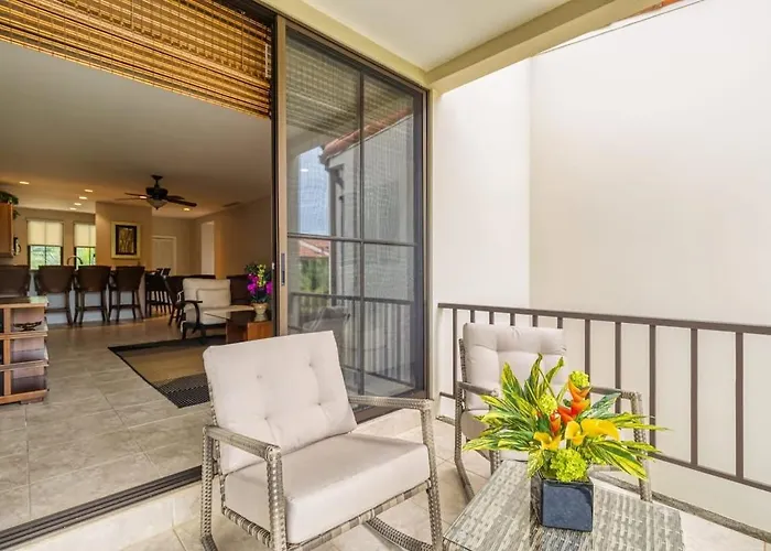 3-bedroom 2-bath Overlooking Pool