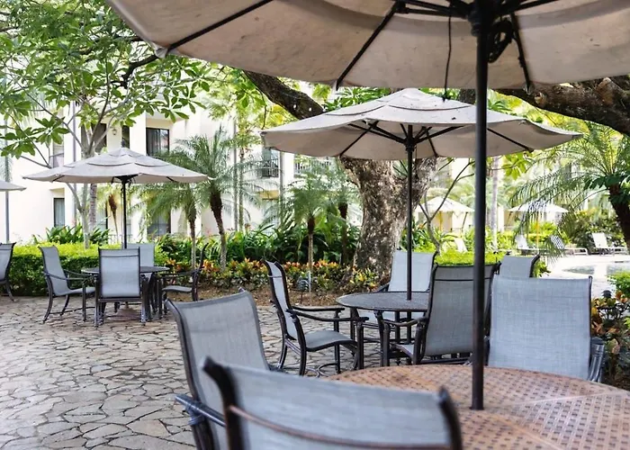 3-bedroom 2-bath Overlooking Pool Ferienhaus Coco